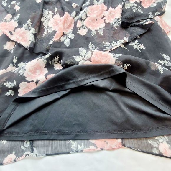 Torrid
Floral Blouse  - Picture 6 of 9